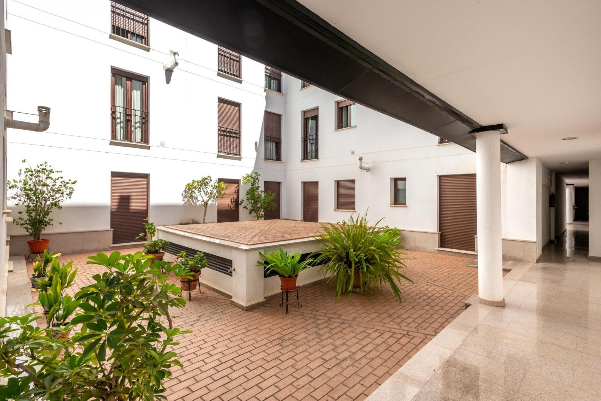 First Floor Close Macarena Church Appartement *
