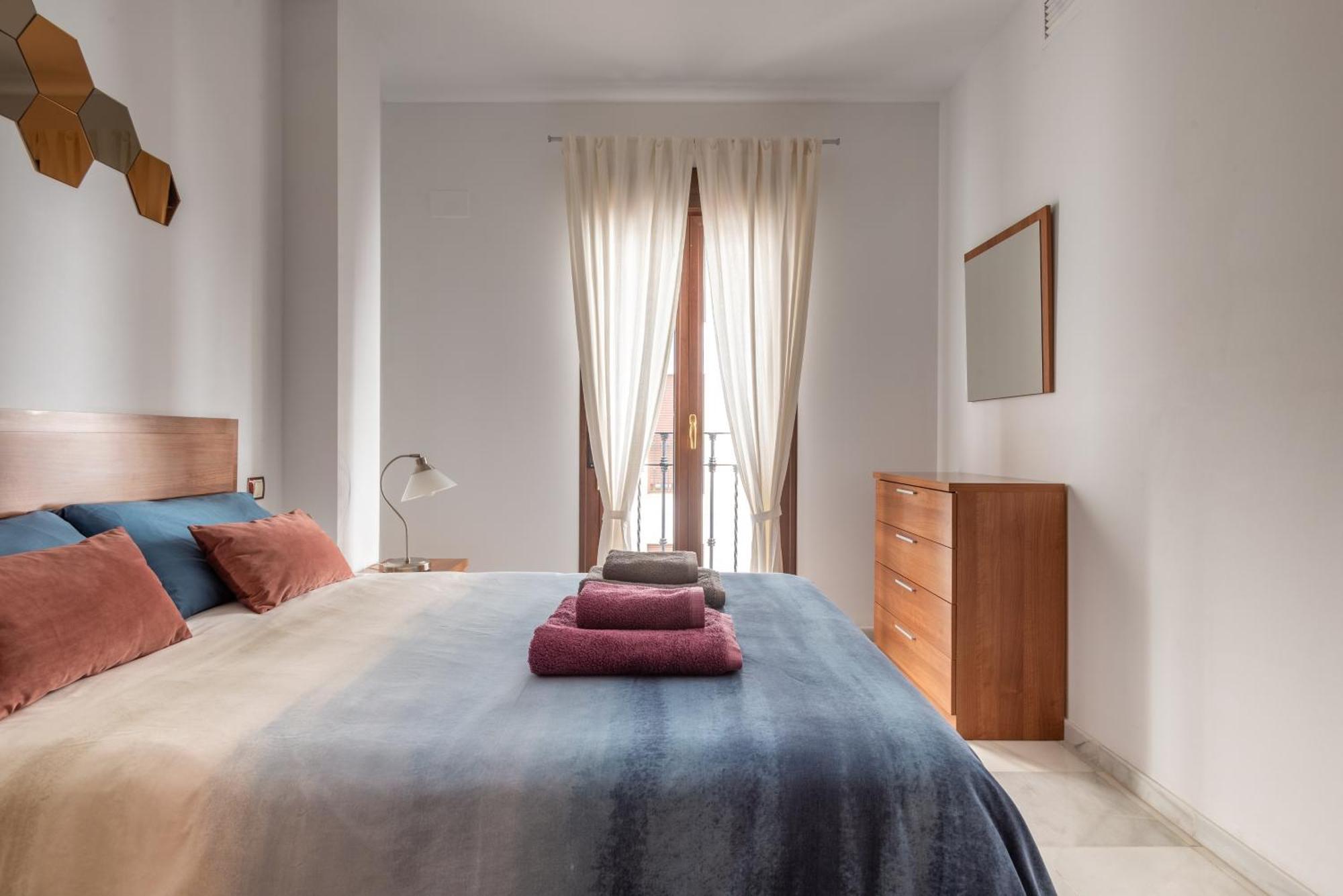 First Floor Close Macarena Church Appartement