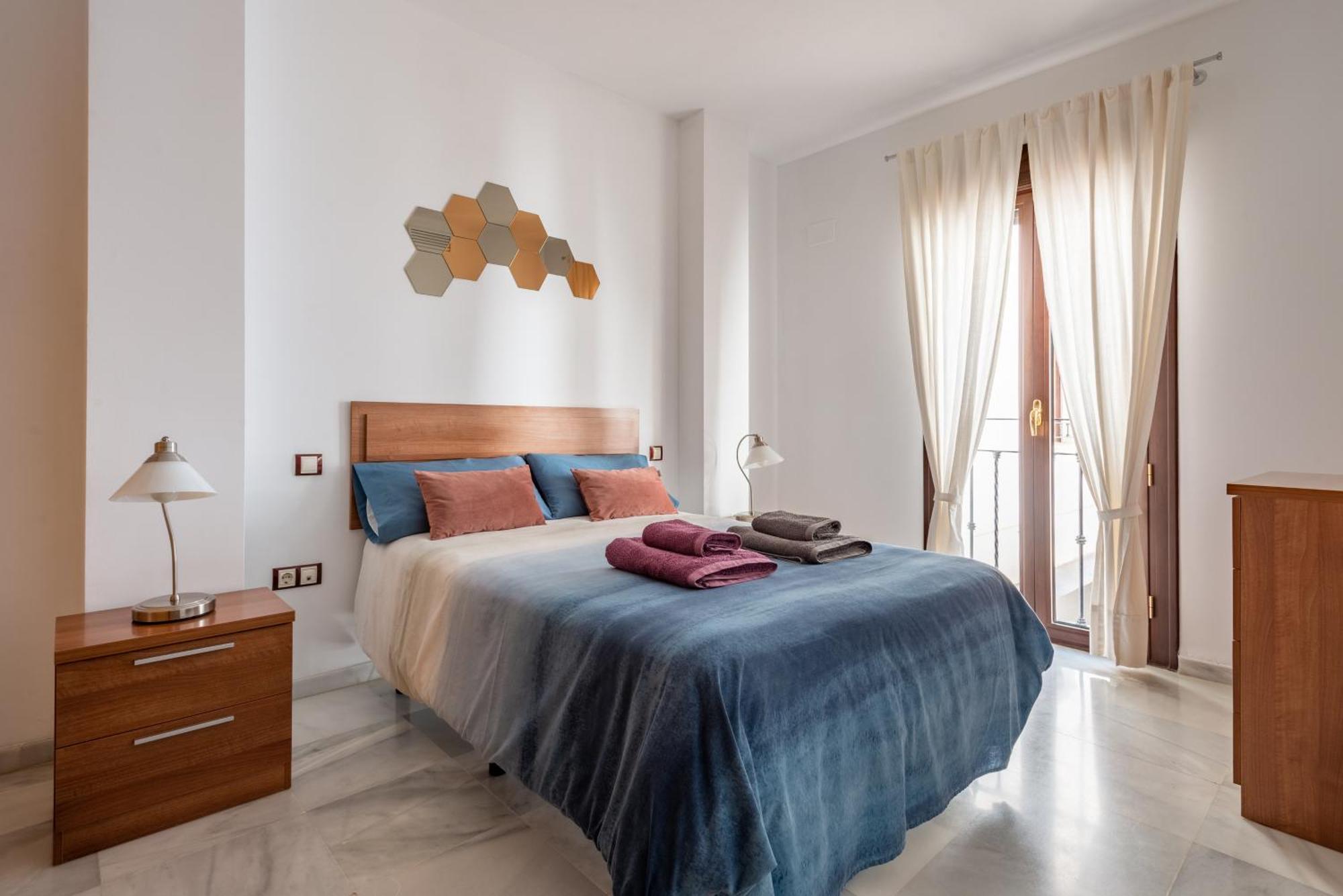 First Floor Close Macarena Church Appartement