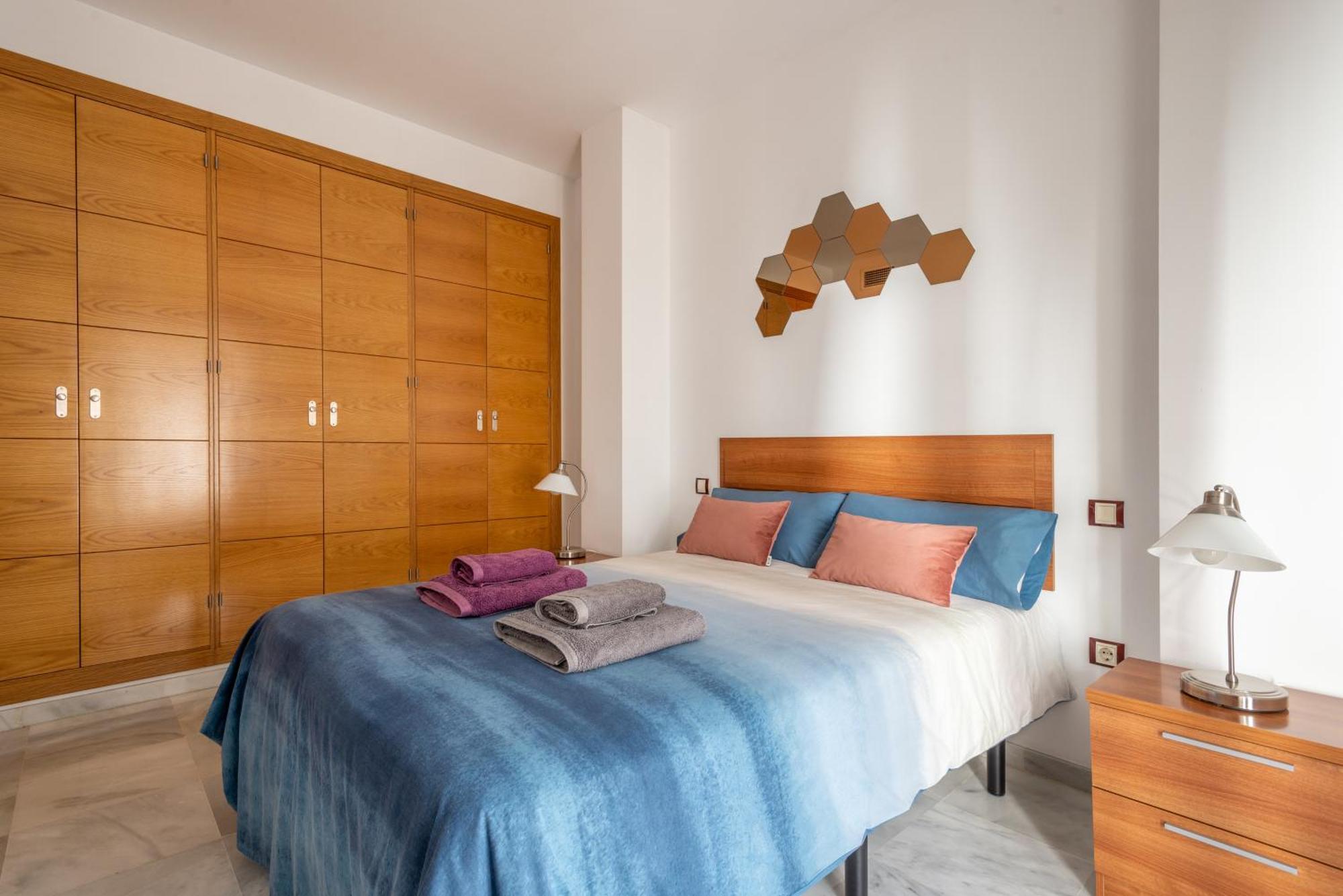 First Floor Close Macarena Church Appartement *